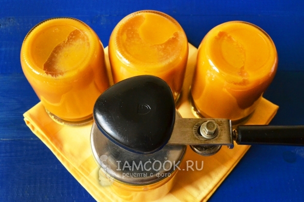 Закатать банки крышками