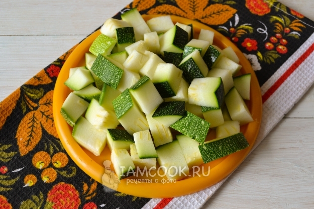 Порезать кабачки