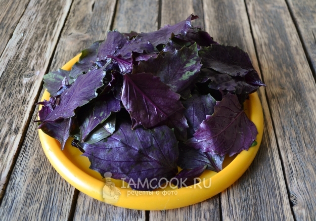 Оборвать листики базилика