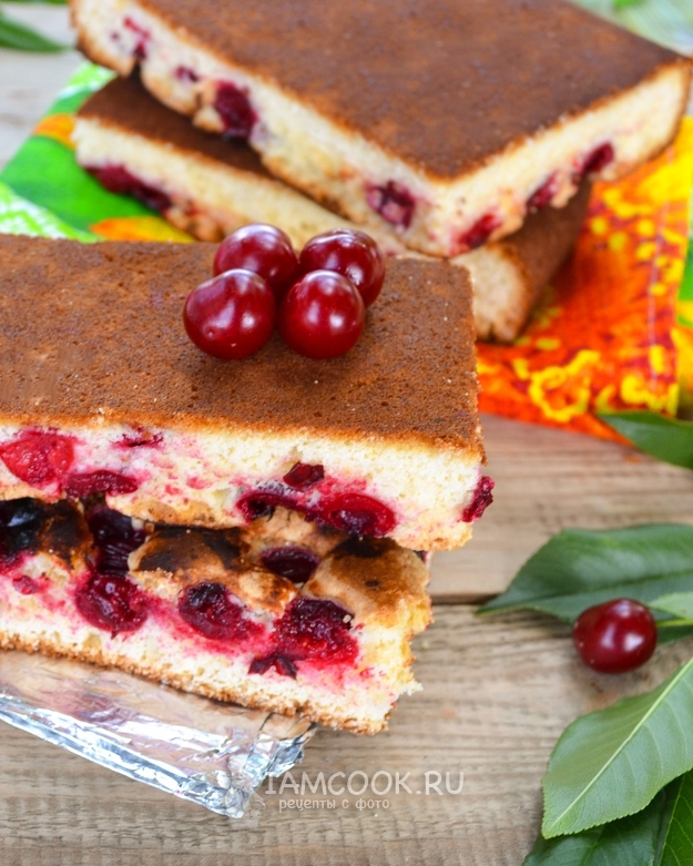 Рецепт пирога с вишней на скорую руку