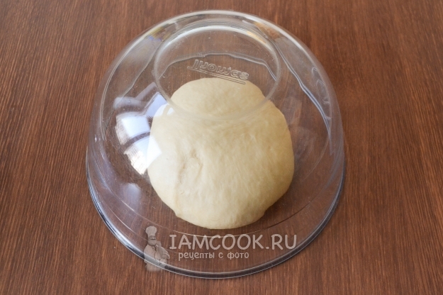 Положить тесто под крышку