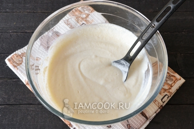 Размешать манку с кефиром