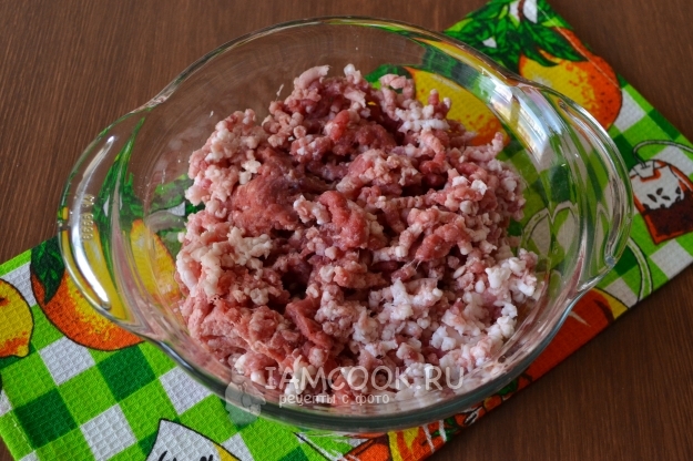 Перекрутить мясо на мясорубке