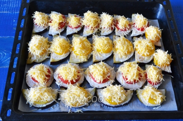 Посыпать сыром