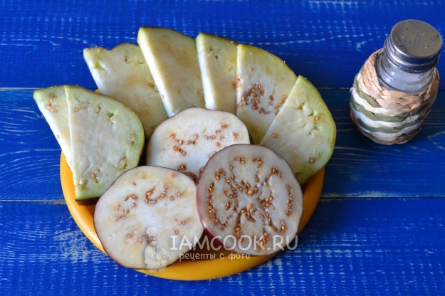 Порезать баклажаны