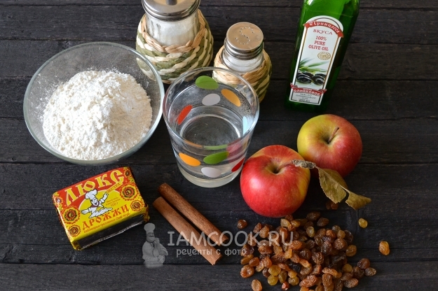 Ингредиенты для постных блинчиков с начинкой из яблок с изюмом