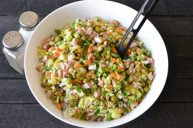 Размешать салат