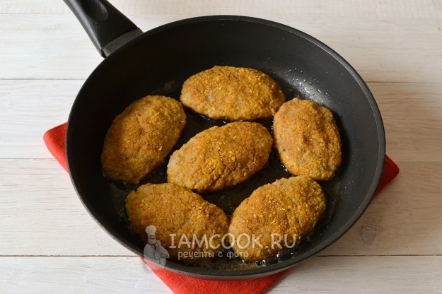 Пожарить котлеты