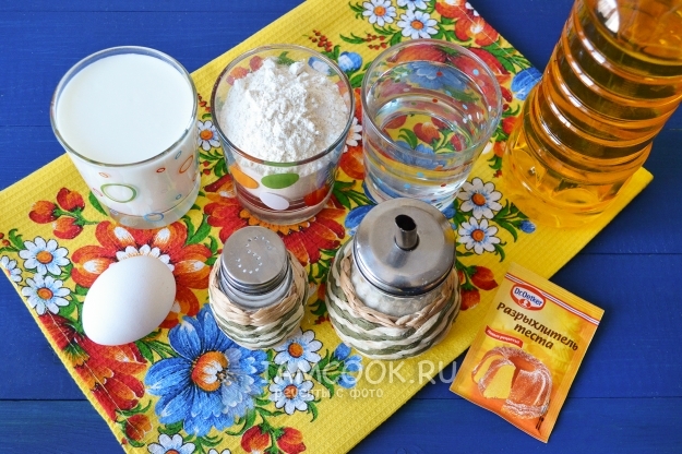 Ингредиенты для пышных заварных оладий на кефире