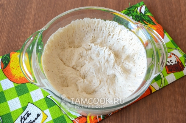 Обмять тесто руками