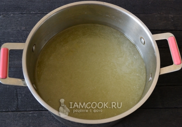 Процедить бульон