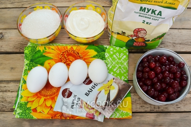 Ингредиенты для пирога с вишней на скорую руку
