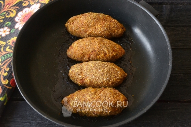 Пожарить котлеты