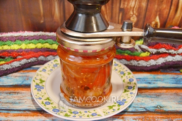 Закатать банку крышкой