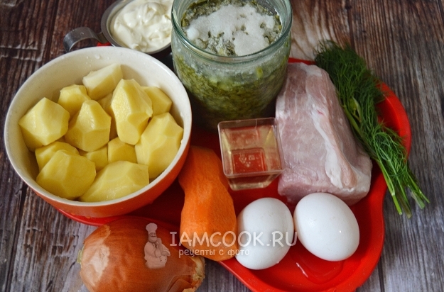 Ингредиенты для супа из консервированного щавеля