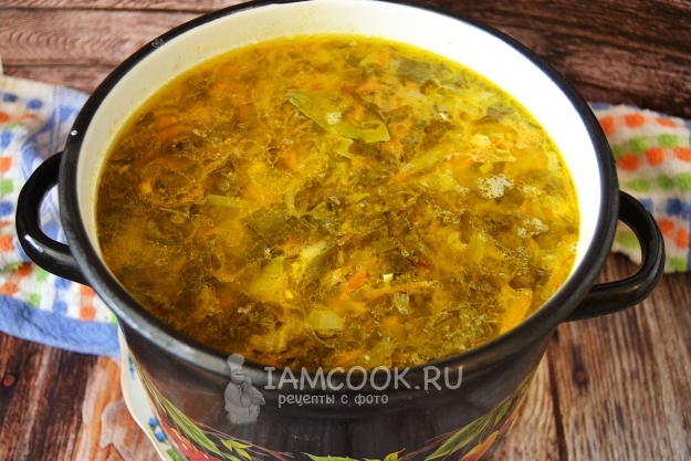 Положить лавровый лист