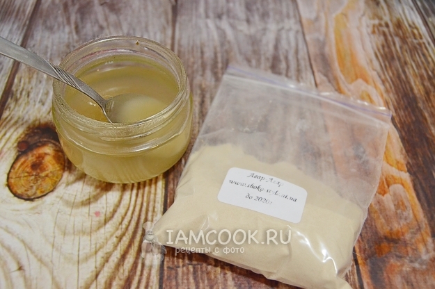 Развести агар-агар в воде