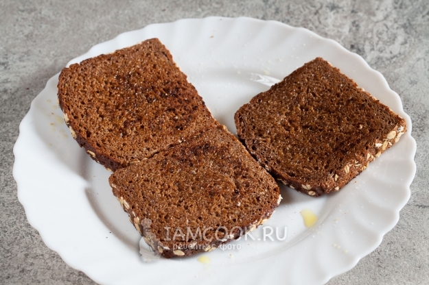 Фото гренок с чесноком на сковороде