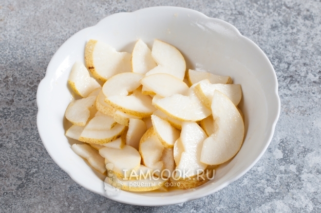 Полить грушу апельсиновым соком