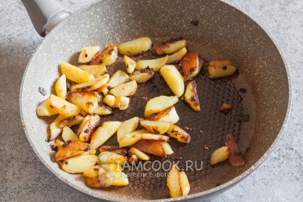 Пожарить картофель