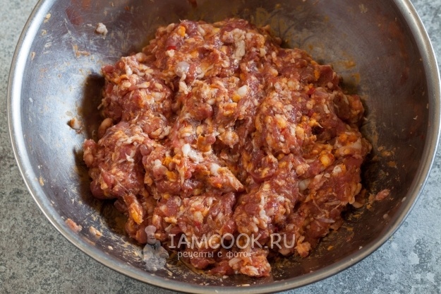 Размешать фарш