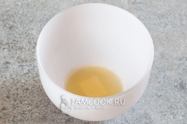 Соединить мед и сок лимона