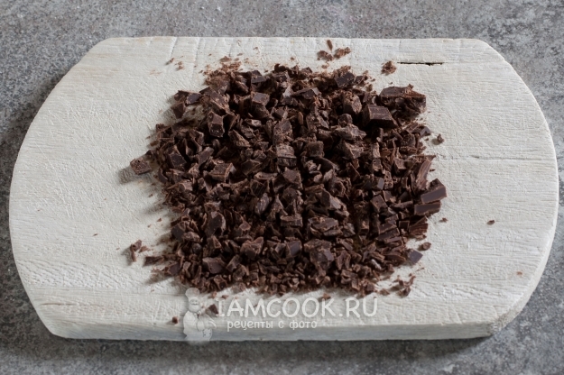 Порубить шоколад