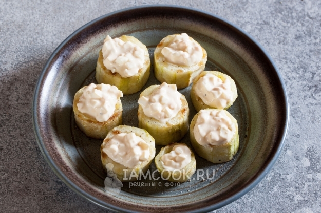 Рецепт жареных огурцов с яйцами