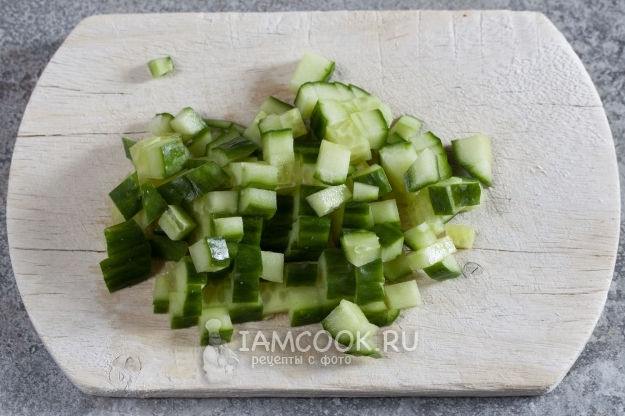 Порезать огурец