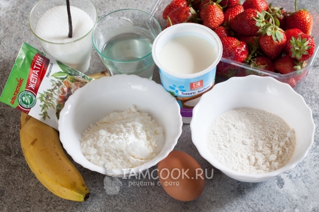 Ингредиенты для бисквитного клубнично-бананового торта