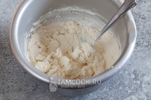 Всыпать муку