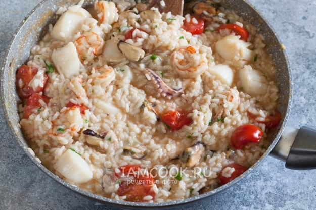Фото томатного ризотто с морепродуктами