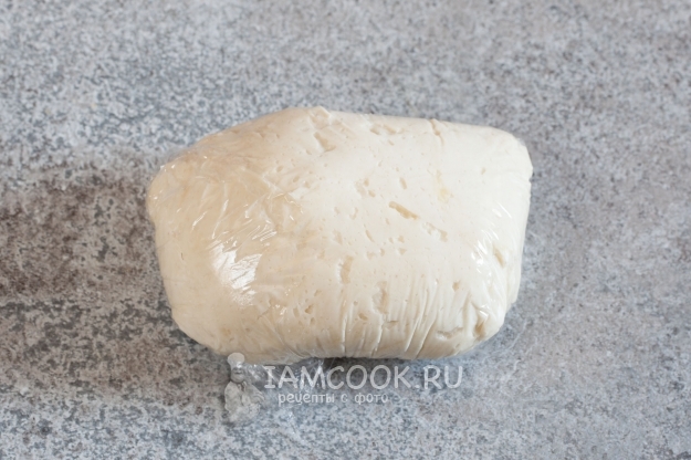 Завернуть тесто в пленку