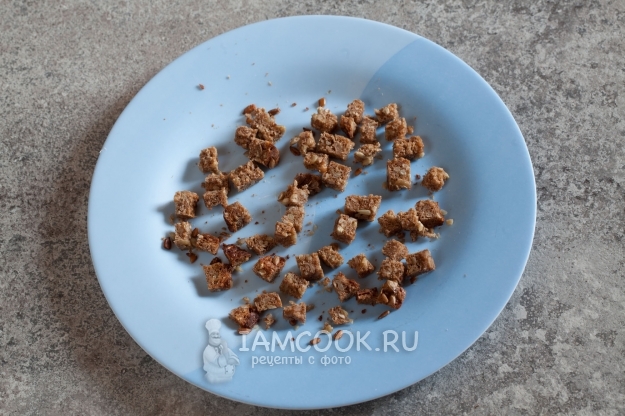 Приготовить сухарики