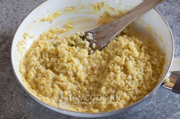 Всыпать соль и перец