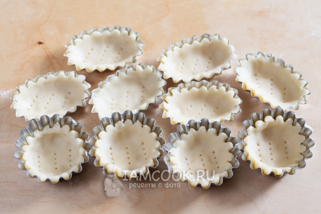 Наколоть тесто вилкой