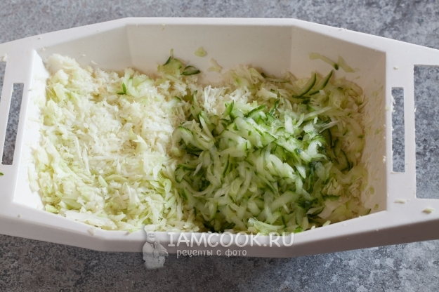 Потереть огурец