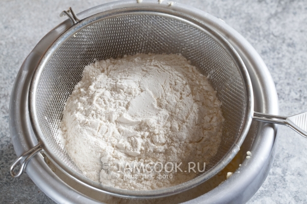 Просеять муку