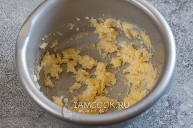 Взбить масло с сахаром