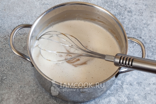 Ввести взбитые сливки