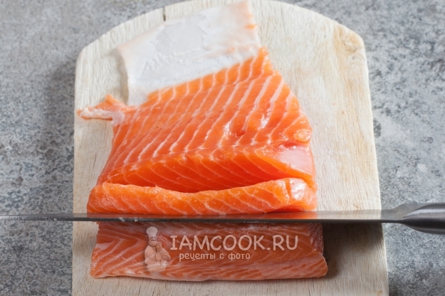 Порезать рыбу