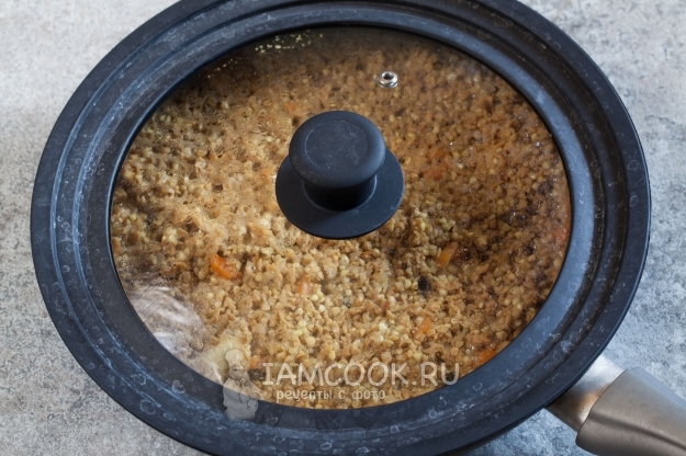 Потушить гречку с соевым мясом