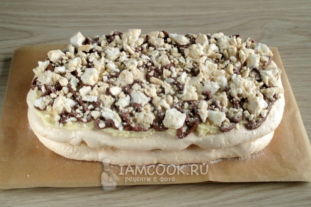 Готовый торт «Полет» с кремом из сгущенки