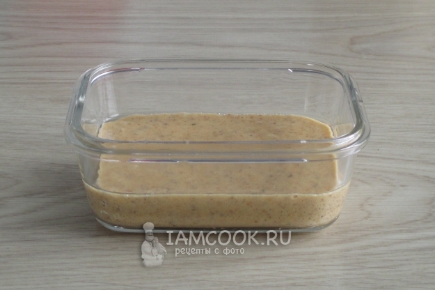 Вылить тесто в форму