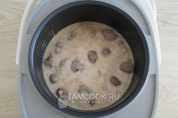 Влить соус к желудкам