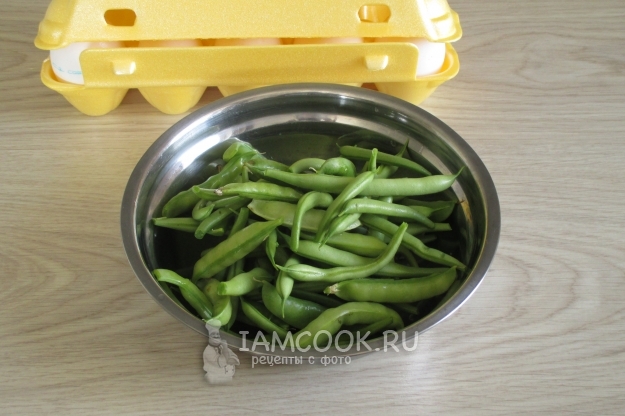 Ингредиенты для яичницы с горошком и стручковой фасолью