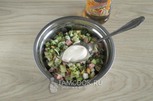 Положить майонез