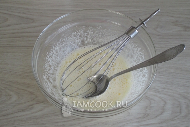 Влить масло