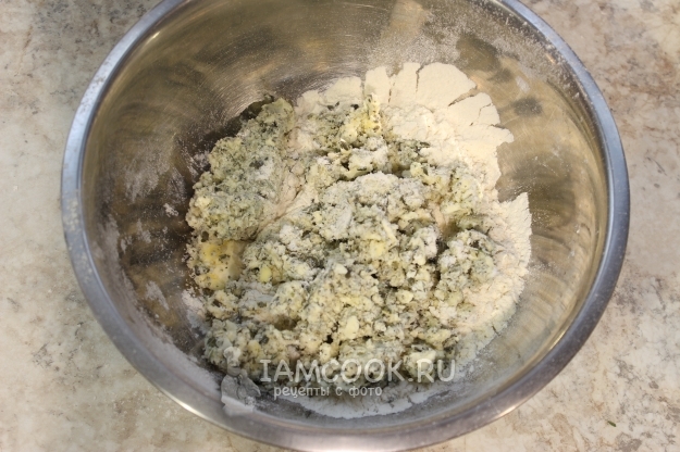 Всыпать муку