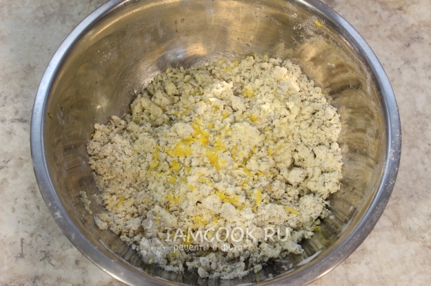 Добавить цедру и сок лимона